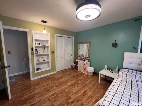 Bedroom - 109 Kurlene Dr, Macomb, IL 61455 photo 6 of 8