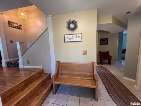 Entry Way - 109 Kurlene Dr, Macomb, IL 61455 photo 2 of 7