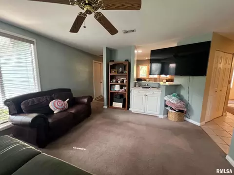 Living - 109 Kurlene Dr, Macomb, IL 61455 photo 4 of 4