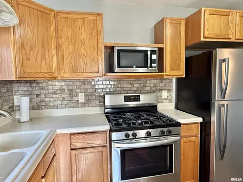 Kitchen - 1215 E Chestnut St, Canton, IL 61520 photo 1 of 7