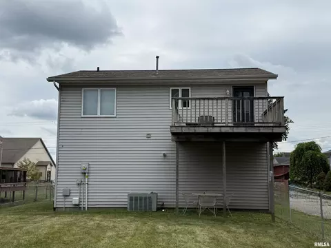 Exterior - 1215 E Chestnut St, Canton, IL 61520 photo 2 of 4