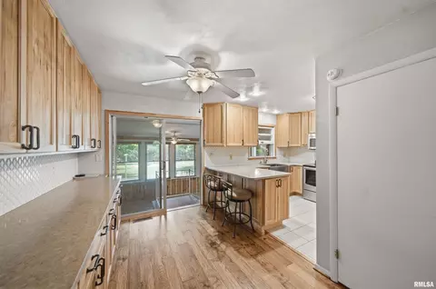 Entry Way - 16279 E Cherokee Rd, Cuba, IL 61427 photo 1 of 1