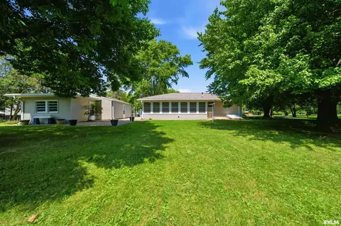 Exterior - 16279 E Cherokee Rd, Cuba, IL 61427 photo 8 of 9