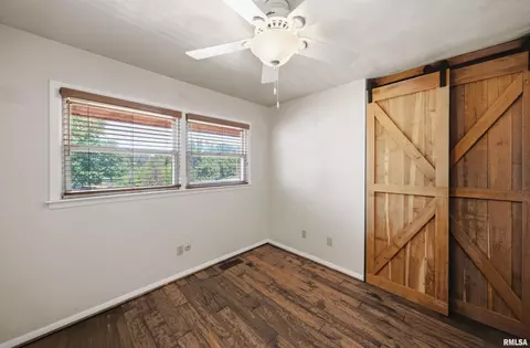 Bedroom - 16279 E Cherokee Rd, Cuba, IL 61427 photo 6 of 8