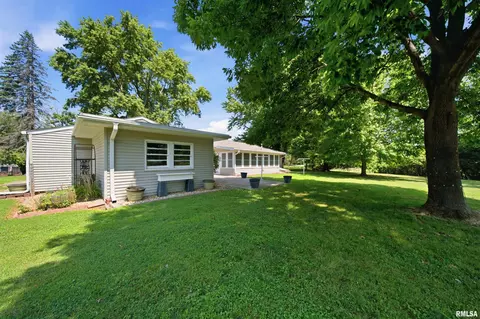 Exterior - 16279 E Cherokee Rd, Cuba, IL 61427 photo 7 of 9