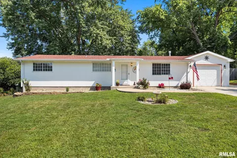 201 Fenestra Ln, East Peoria, IL 61611