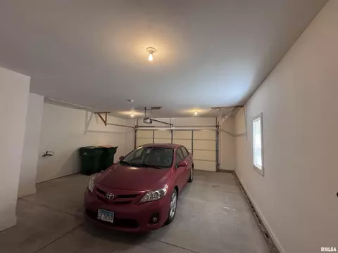 Exterior - 106 Holden Ter, Macomb, IL 61455 photo 2 of 6