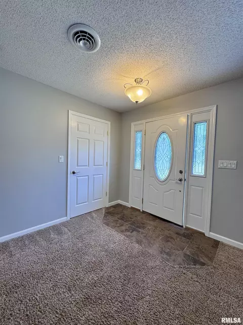 Entry Way - 106 Holden Ter, Macomb, IL 61455 photo 2 of 2