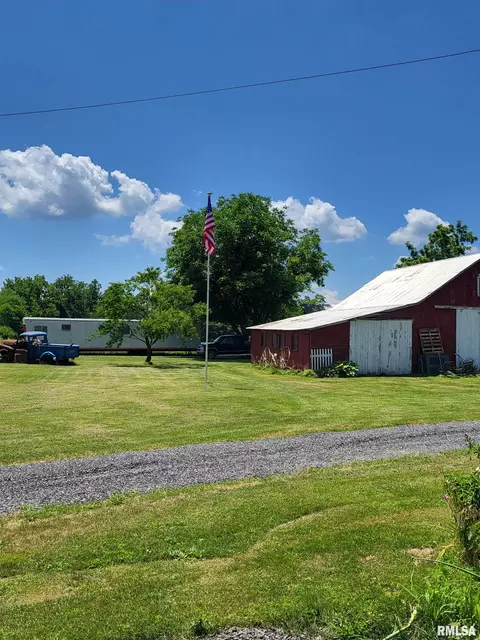 Exterior - 29676 Northrup Rd, Trivoli, IL 61569 photo 10 of 22