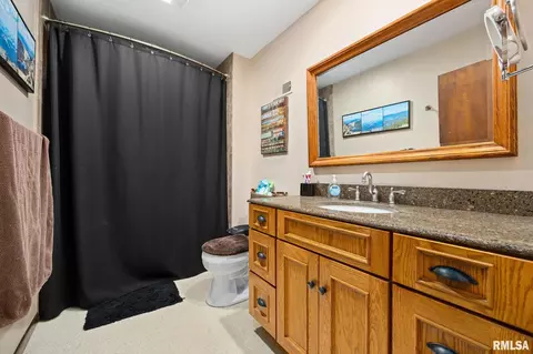 Bath - 535 Justa Rd, Metamora, IL 61548 photo 2 of 2