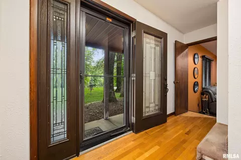 Entry Way - 535 Justa Rd, Metamora, IL 61548 photo 1 of 2