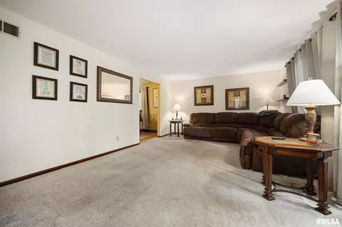 Living - 535 Justa Rd, Metamora, IL 61548 photo 1 of 6