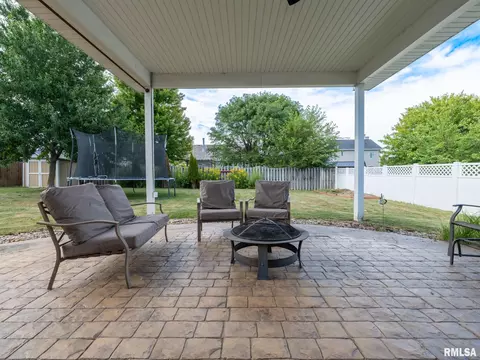 Exterior - 1909 Cobblestone St, Washington, IL 61571 photo 6 of 10