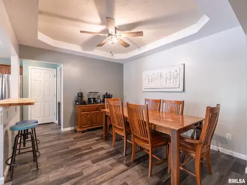 Dining - 1909 Cobblestone St, Washington, IL 61571 photo 3 of 4