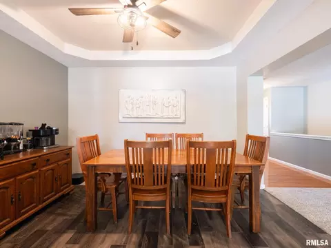 Dining - 1909 Cobblestone St, Washington, IL 61571 photo 2 of 4
