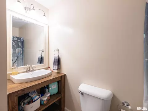 Bath - 1909 Cobblestone St, Washington, IL 61571 photo 4 of 4