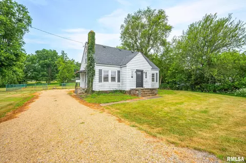 Exterior - 211 E State St, Washburn, IL 61570 photo 2 of 6