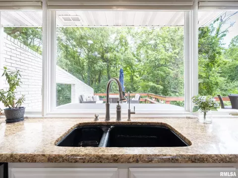 Kitchen - 1322 W Hickory Trce, Dunlap, IL 61525 photo 8 of 11