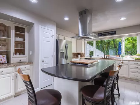 Kitchen - 1322 W Hickory Trce, Dunlap, IL 61525 photo 1 of 11