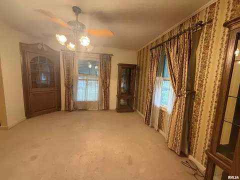 Living - 807 Eldridge St, Washington, IL 61571 photo 2 of 3