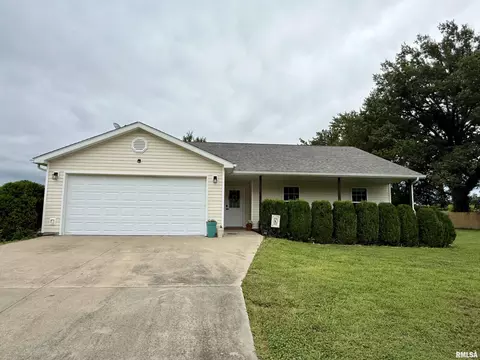 710 Creekside Ln, De Soto, IL 62924