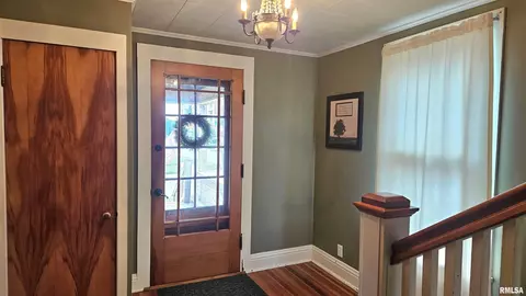 Entry Way - 107 E Olive St, Canton, IL 61520 photo 1 of 2
