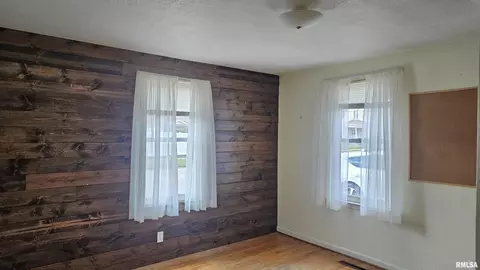 Other - 107 E Olive St, Canton, IL 61520 photo 4 of 10