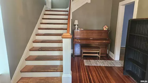 Entry Way - 107 E Olive St, Canton, IL 61520 photo 2 of 2