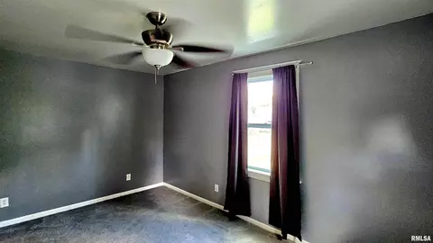 Bedroom - 107 E Olive St, Canton, IL 61520 photo 3 of 8