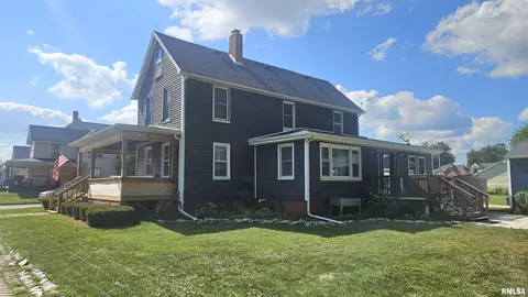 Exterior - 107 E Olive St, Canton, IL 61520 photo 3 of 7