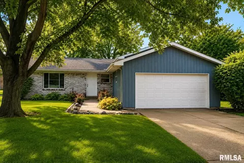 3204 W Westport Rd, Peoria, IL 61615