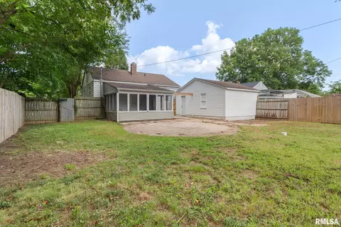 Exterior - 316 S 2nd St, Marion, IL 62959 photo 7 of 8