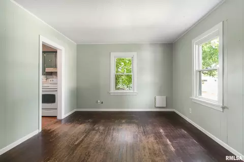 Living - 316 S 2nd St, Marion, IL 62959 photo 2 of 2
