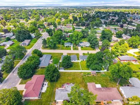 View/Area - 1008 E Madison St, Morton, IL 61550 photo 8 of 11