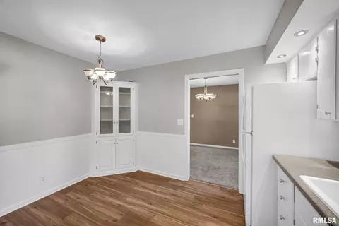 Dining - 1008 E Madison St, Morton, IL 61550 photo 1 of 1