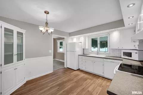 Kitchen - 1008 E Madison St, Morton, IL 61550 photo 3 of 4
