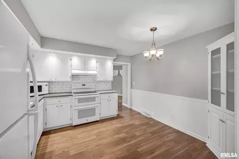 Kitchen - 1008 E Madison St, Morton, IL 61550 photo 1 of 4