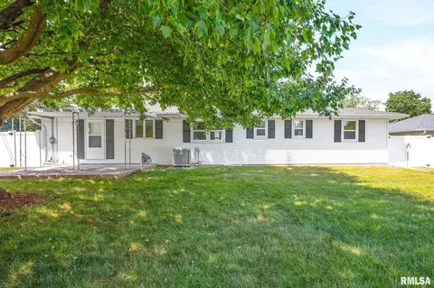 Exterior - 1008 E Madison St, Morton, IL 61550 photo 6 of 6
