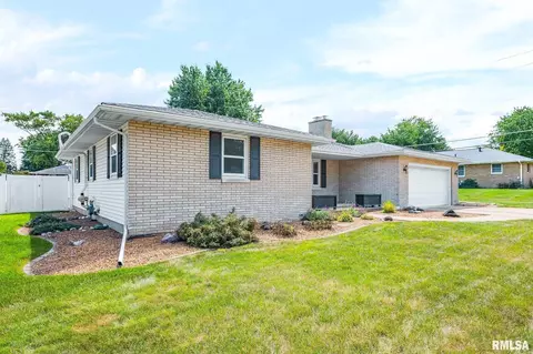 Exterior - 1008 E Madison St, Morton, IL 61550 photo 5 of 6