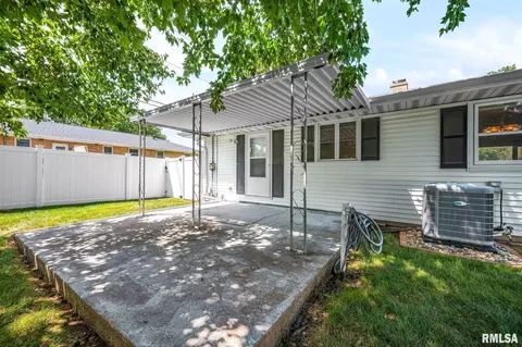 Other - 1008 E Madison St, Morton, IL 61550 photo 9 of 10