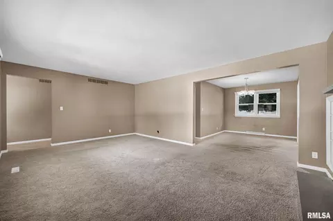 Living - 1008 E Madison St, Morton, IL 61550 photo 3 of 3