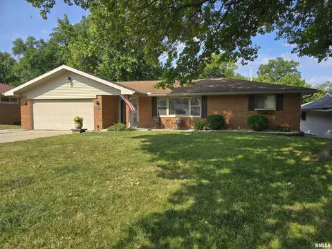 5433 N James Rd, Peoria, IL 61615