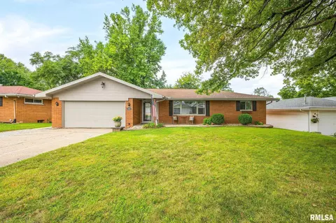 5433 N James Rd, Peoria, IL 61615