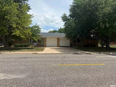 144-146 N Nebraska Ave, Morton, IL 61550