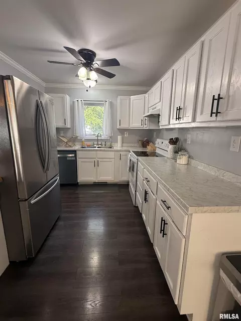 Kitchen - 202 S Dunston St, Marion, IL 62959 photo 1 of 3
