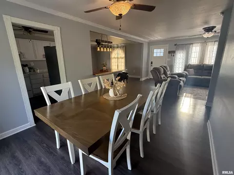 Dining - 202 S Dunston St, Marion, IL 62959 photo 1 of 1