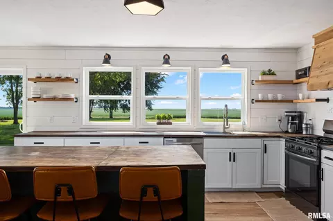 Kitchen - 1276 County Road 700 N Rd, Eureka, IL 61530 photo 2 of 9