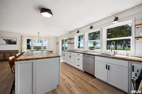 Kitchen - 1276 County Road 700 N Rd, Eureka, IL 61530 photo 7 of 9