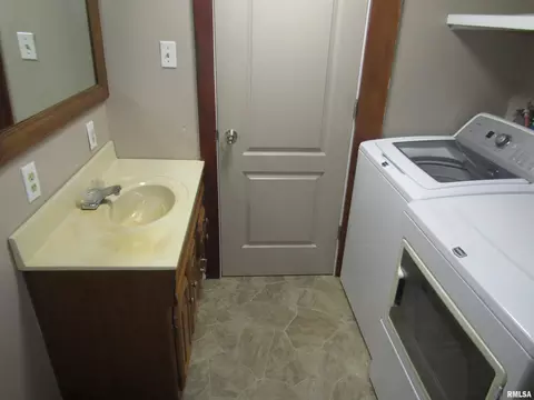 Other - 954 E Locust St, Canton, IL 61520 photo 3 of 7