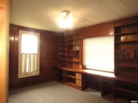 Bedroom - 954 E Locust St, Canton, IL 61520 photo 1 of 5